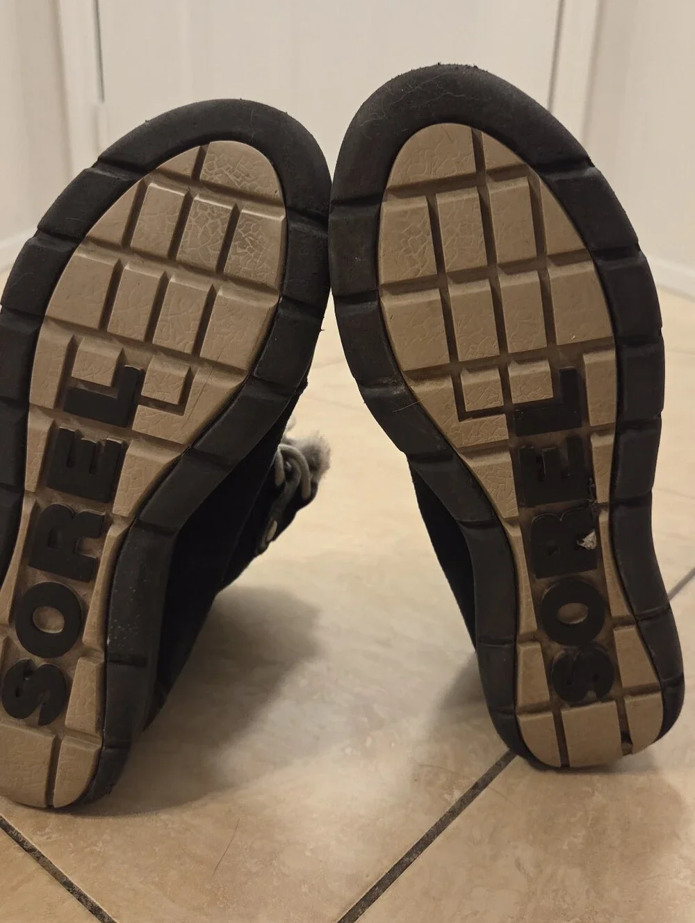 SOREL USA 8.5 EUR 39.5 Women's Black Leather Lined Snow Winter Boots Faux Fur